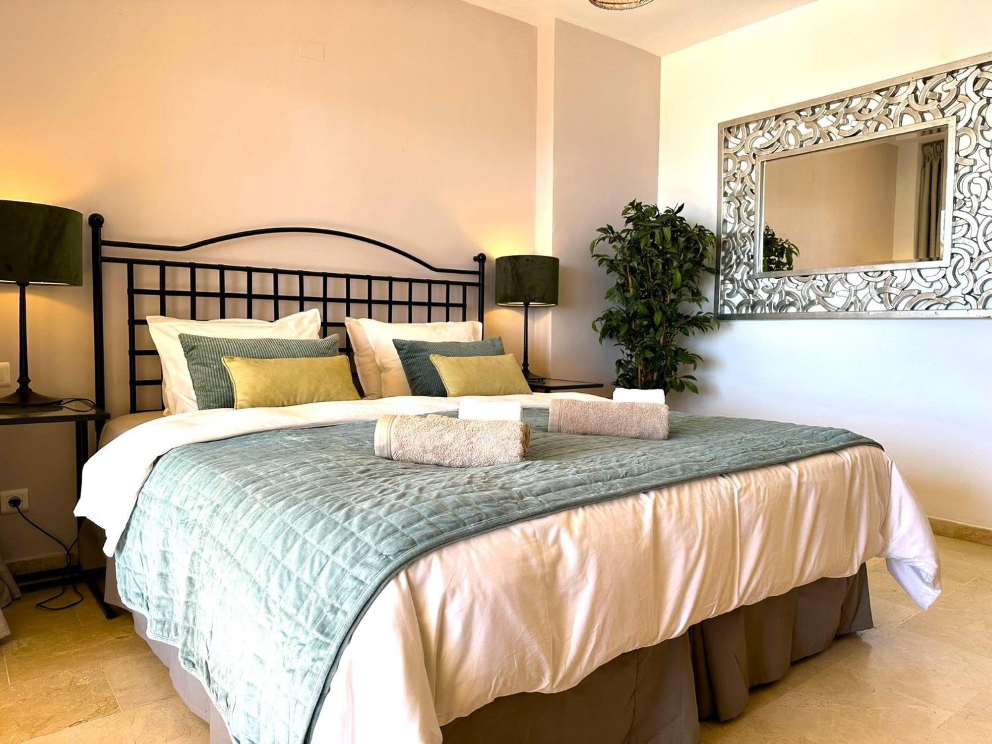 Apartments Bermuda Beach Estepona Eksteriør bilde